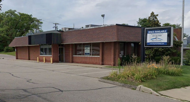 Clock Restaurant - Howell - 1101 E Grand River Ave (newer photo)